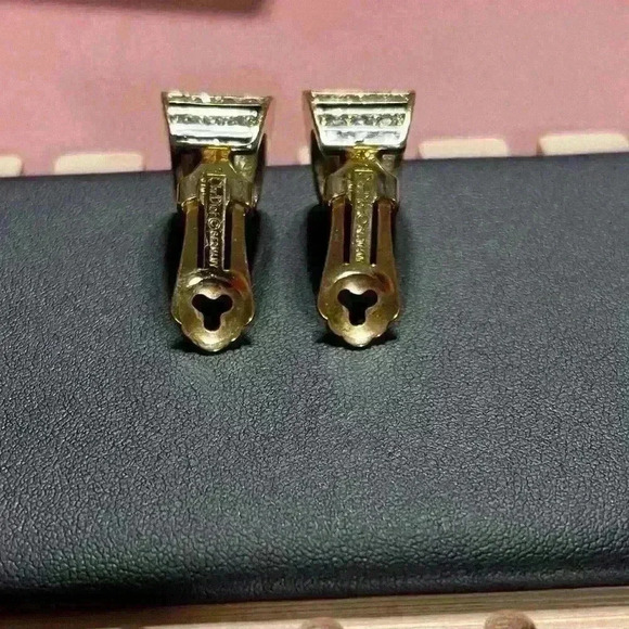 Dior Clip On Earrings - Picture 3 of 6